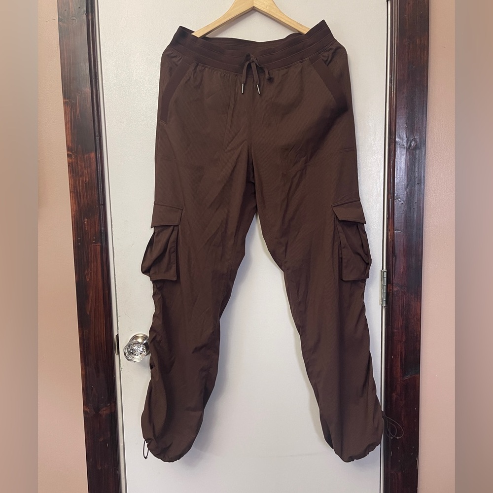 lululemon Relaxed Fit Dance Studio Mid Rise Cargo Pants M Lava Cake Brown - Picture 4 of 9